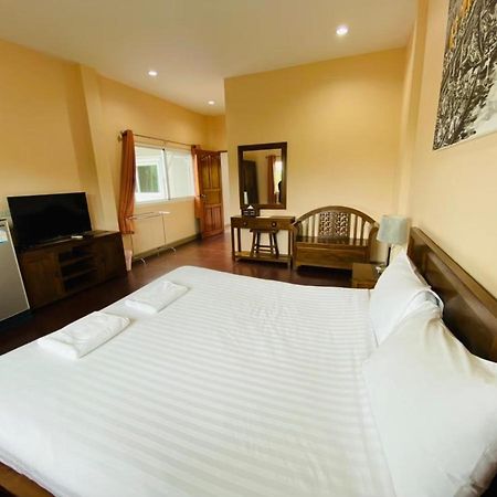 Hotel Baan Suan Khun Yaiy Ban Wang Takhrai Zewnętrze zdjęcie