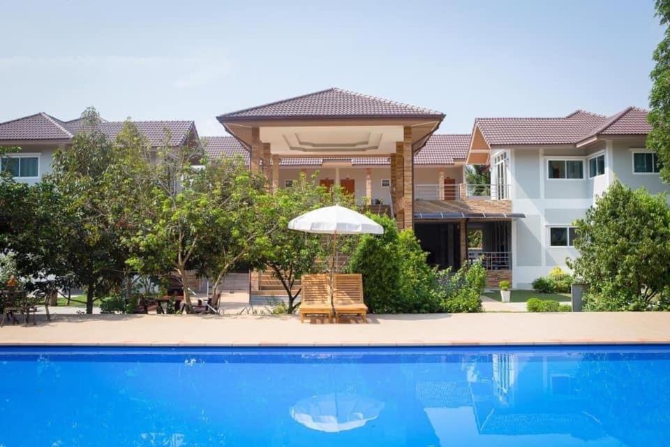 Hotel Baan Suan Khun Yaiy Ban Wang Takhrai Zewnętrze zdjęcie