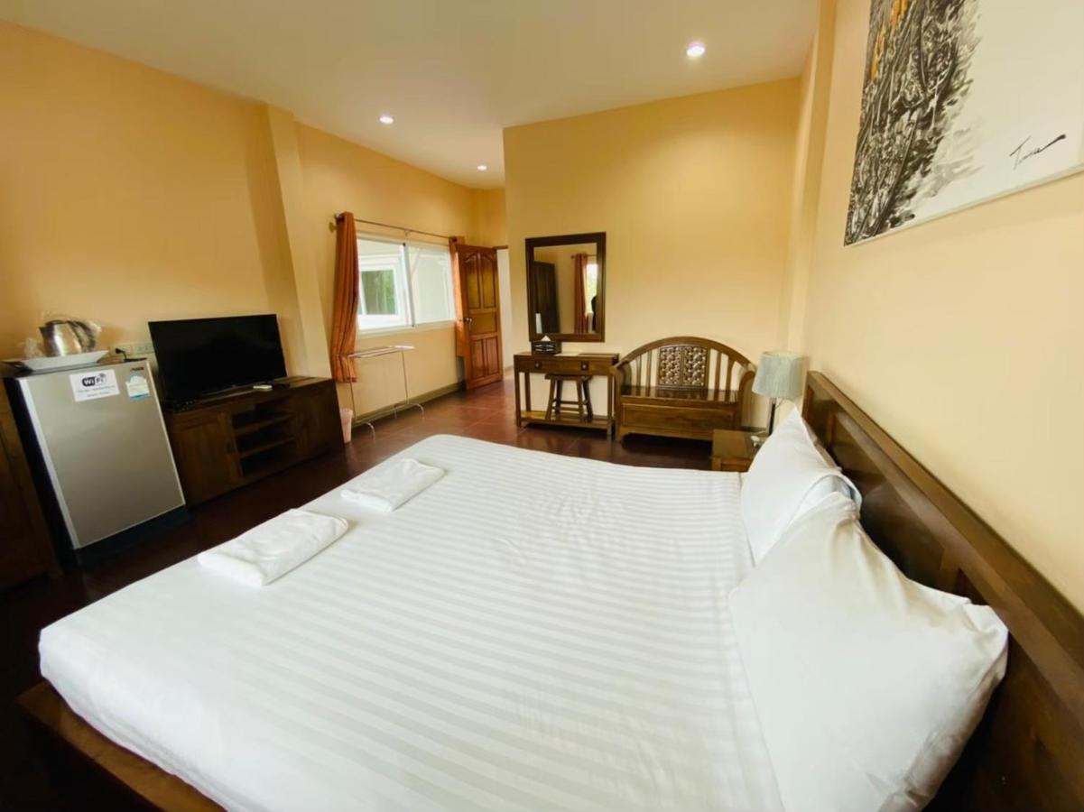 Hotel Baan Suan Khun Yaiy Ban Wang Takhrai Zewnętrze zdjęcie
