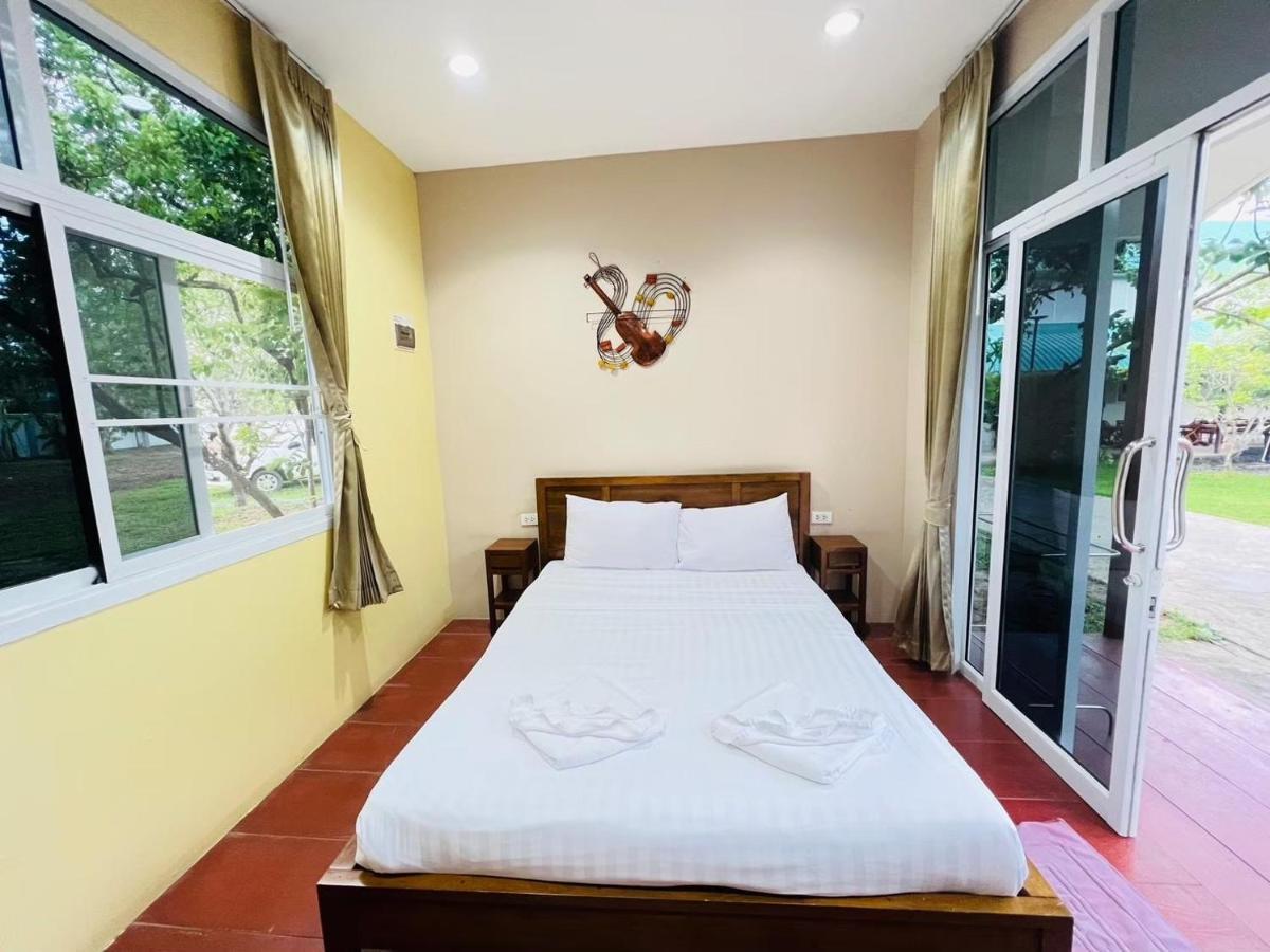 Hotel Baan Suan Khun Yaiy Ban Wang Takhrai Zewnętrze zdjęcie