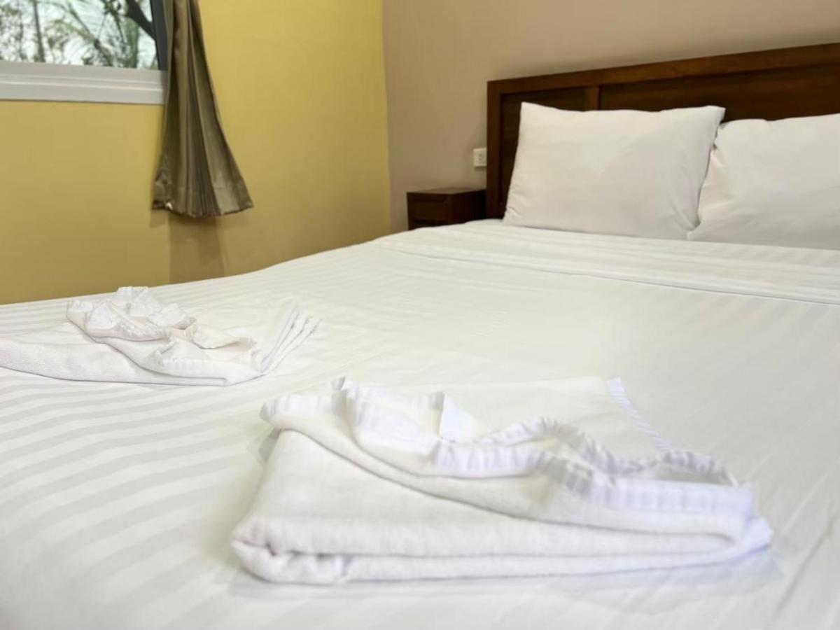 Hotel Baan Suan Khun Yaiy Ban Wang Takhrai Zewnętrze zdjęcie