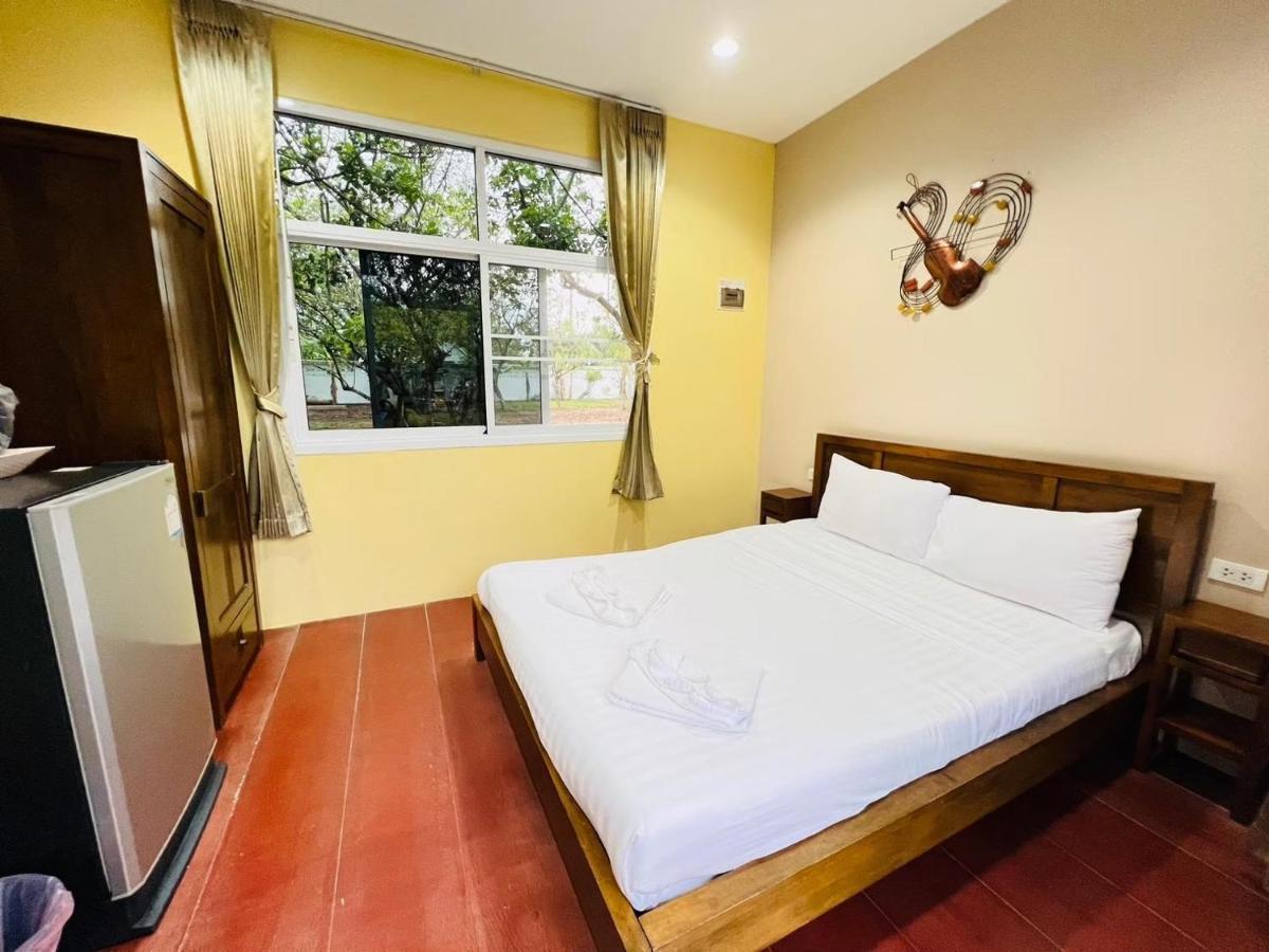 Hotel Baan Suan Khun Yaiy Ban Wang Takhrai Zewnętrze zdjęcie