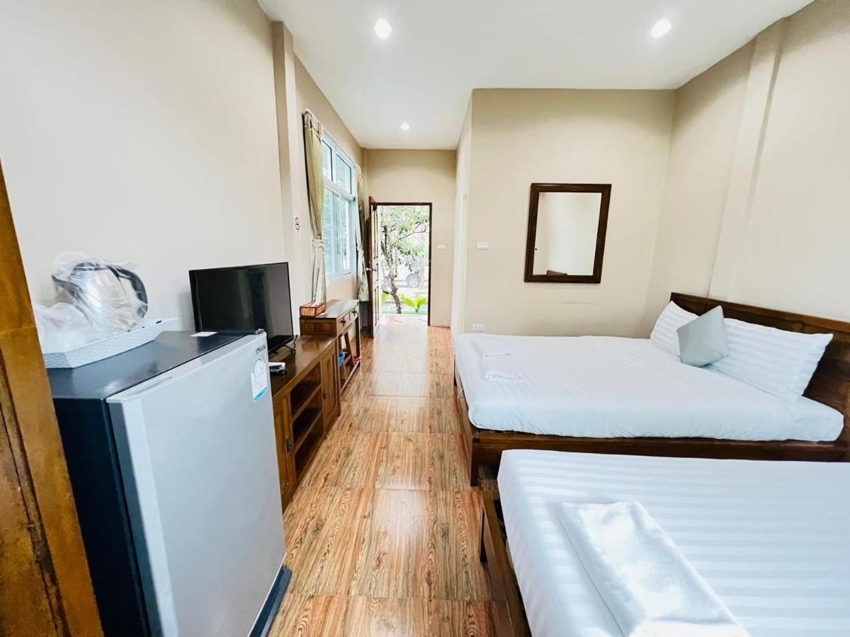 Hotel Baan Suan Khun Yaiy Ban Wang Takhrai Zewnętrze zdjęcie
